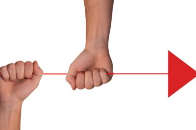 Az ügyvédek sérelmezték, a közjegyzők visszavonták kifogásolt hirdetéseiket