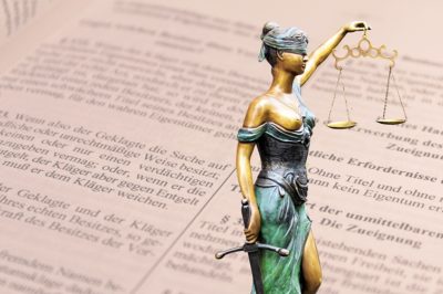 A bíróság nem helyettesítheti saját indokolását az alperesi határozat indokaival