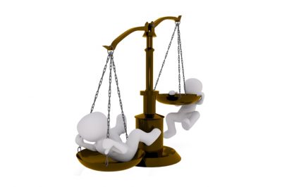 A munkaügyi bíráskodás egyik legfőbb célja a munkáltató és a munkaadó közötti ideális egyensúlyi állapot fenntartása
