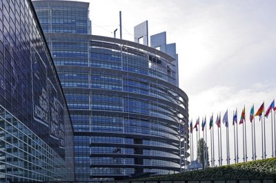 Az Európai Parlament megindította a jogi eljárást az Európai Bizottság ellen