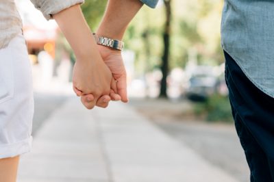 Az élettársaknak is érdemes formalizálniuk kapcsolatukat – tanácsolja a közjegyző