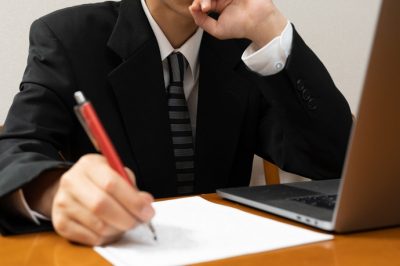 Csalás miatt kizártak 45 joghallgatót a Bukaresti Tudományegyetemről
