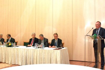 Debrecen: Nyitni akarnak a MÜK, a társkamarák és más szakmai hivatásrendek felé
