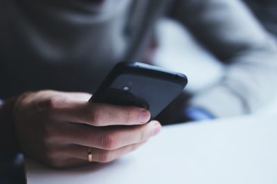 A vállalati csalásokat bejelentőket decembertől uniós irányelv védi