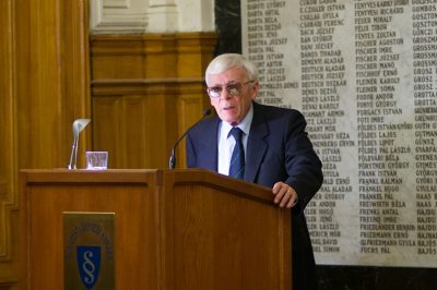 ​Elhunyt Lábady Tamás, az Alkotmánybíróság volt tagja