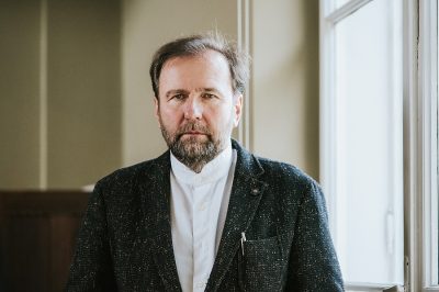Az ártatlanság vélelmének jelentőségét emeli ki Ferenc pápa beszédéből kommentárjában dr. Fenyvesi Csaba
