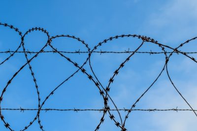 Harminc milliárd forintot kap a BM a börtöntelítettség csökkentésére - akár "mobilbörtönnel" is  – Az MHB is reagált