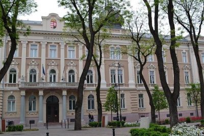 Azonnali hatállyal felmentették a Bács-Kiskun megyei főügyészt és helyettesét