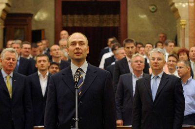 Meg kívánja őrizni intézménye függetlenségét, politikamentességét dr. Kozma Ákos, az új ombudsman - Civil szervezetek aggályai