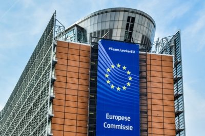 Minősített többségi szavazásra térne át az adópolitika egyes területein az EB