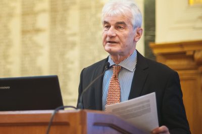 Az ügyvédi hivatás  eddig alig ismert nemzetközi összefügéseinek részleteiről beszélt interjújában dr. Szecskay András
