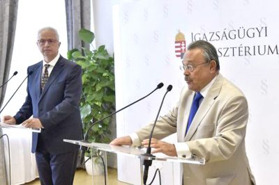 Nagy lépés előre: új Be és új Üt. - az igazságügyi miniszter és a MÜK elnöke közös sajtótájékoztatót tartott