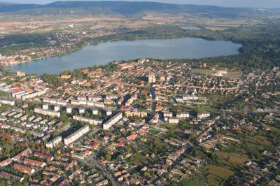 Jogsértő megosztás egy közösségi oldalon