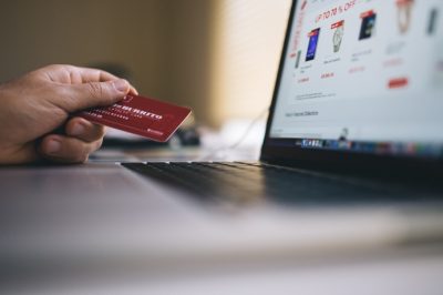 További egy év felkészülési időt engedélyez az erős ügyfélhitelesítés bevezetésére az MNB