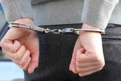 Ügyfeleit évekig becsapó ügyvédet fogott el a rendőrség