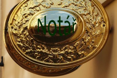 Uniós nyomásra módosították a cseh közjegyzői törvényt