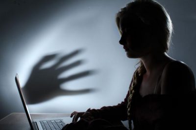 Új jogszabályt javasol a gyermekek online szexuális zaklatásának felszámolására az Európai Bizottság