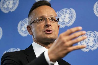 Kategórikusan elutasít minden kritikát a magyar kormány, ami  Magyarország demokratikus jellegének megkérdőjelezésére irányul