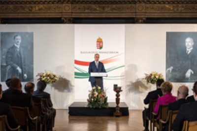 ​A jogalkotás a védendő nemzeti identitás része - vélekedett dr. Trócsányi László az Igazságügyi Zsebtörvénytár bemutatóján
