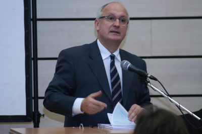Nyugdíjba megy dr. Baka András