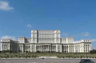 Behúzták a kéziféket - Sürgősségi rendelettel módosították az ügyészségi vezetők kiválasztásának szabályait Romániában