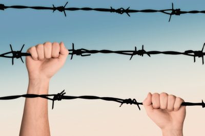Bűnösnek találták és bebörtönözték az Amnesty International török elnökét, egykori igazgatóját és még két jogvédőt