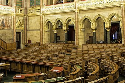 Elfogadták a Kúria, a bírósági hivatal és az ügyészség beszámolóját