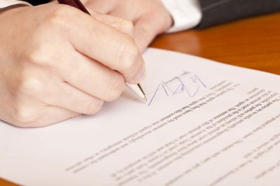  Ha megszűnik az ügyvédi megbízás, azonnal be kell jelenteni