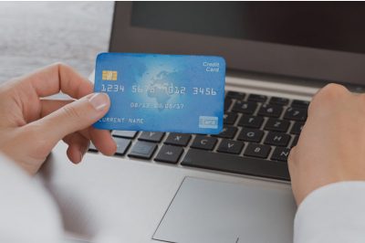 Interneten bankkártyával is lehet majd adót fizetni