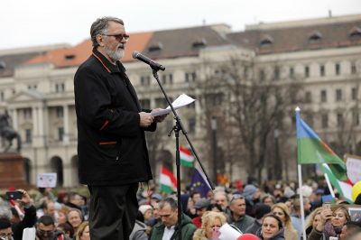Megdolgozni a munkabérért kell, a kártérítés az jár - Kaltenbach Jenő. - A bíróságokért tüntettek Budapesten