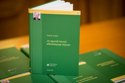 Meg kell őrizni az ügyvédség alkotmányos védelmét - Bemutatták dr. Sulyok Tamás Ab elnökhelyettes könyvét