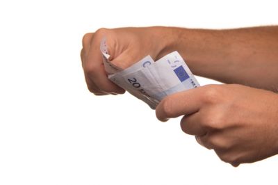 Korrupció miatt emeltek vádat a NAV egyik volt főosztályvezető-helyettese ellen