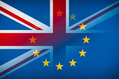 Még egy évig kérhetnek letelepedési engedélyt a Nagy-Britanniában élő EU-állampolgárok