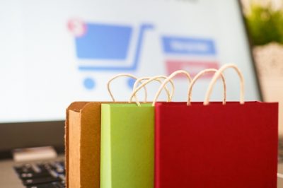 Meg kell újítani az online kereskedelem szabályozását – erre jutott az ÁSZ elemzése