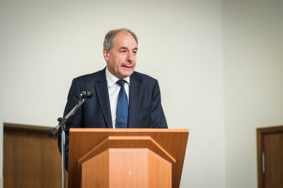 Minőségileg új tipusú kapcsolat van az AB és a rendes bíróságok között - Dr. Sulyok Tamás elemzése