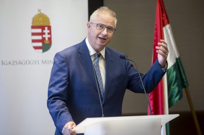  "Nem tudom elfogadni, hogy jogszabály-előkészítési feladatát a tárca ne maga lássa el" - mondta az igazságügyi miniszter