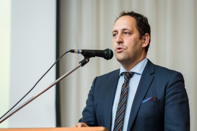 Robotok - eljött az idő a jogi szabályozás kialakítására - Dr. Udvary Sándor a megelőző lépésekről