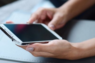 Már videotelefonon is elvégezhető a fél azonosítása a BÜK tagoknak