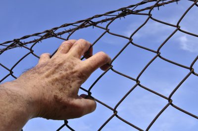 Jogfosztó a terrorellenes szabályozás - ahogy az AI látja