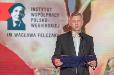 "Az értékek megőrzője" díjat kapta a varsói Lengyel-magyar Együttműködési Intézettől dr. Varga Judit